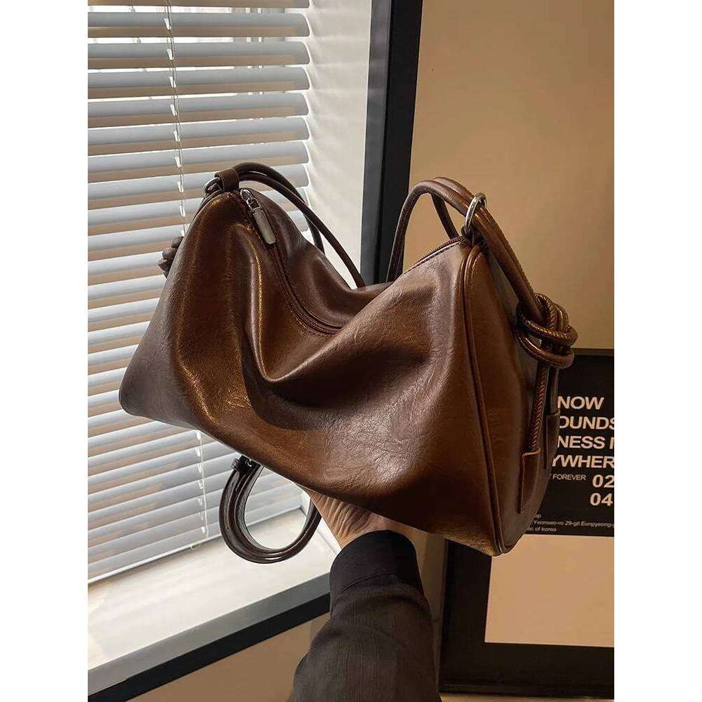 Trendy Boston Women Large Capaci 2025 New Autumn Winter Versatile Crossbody Commuting Pillow Bag Soft PU Leather