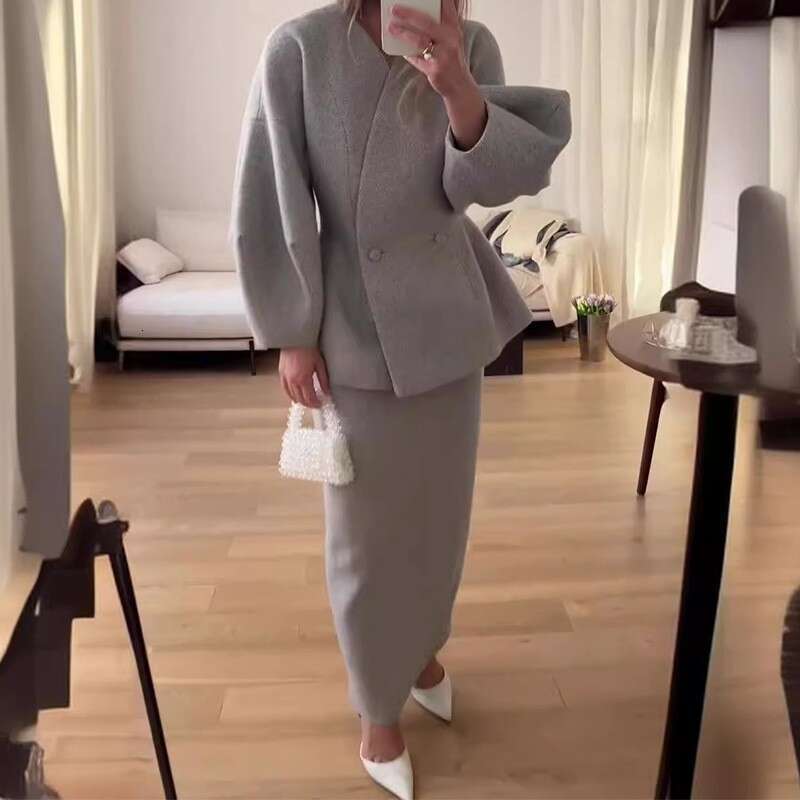 Autumn New Women's Fashion Solid Color Button Puff Sleeve Half Skirt Dress Set B5