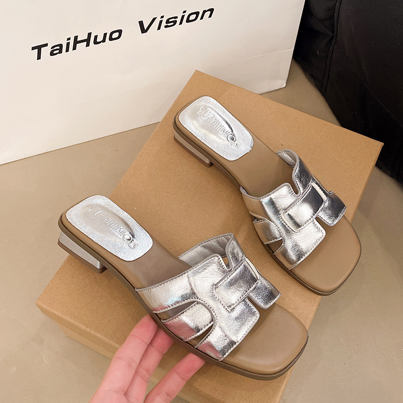 New hot free shipping summer 2025 square-toed high-heeled European and American casual and fashionable flip-flops for women