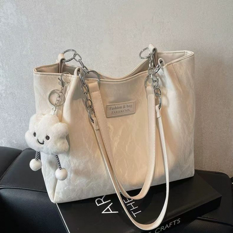 New high capacity multifunctional women s shoulder bag leisure commuting bag designer bag daily commuting women s handbag
