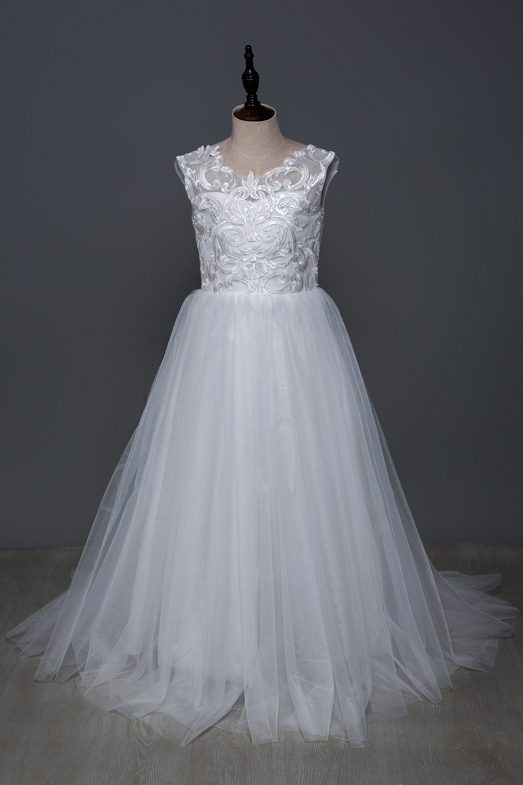 Stock Lace Flower Girl Dresses Appqulies Beads Bow Long Train Backless Buttons Wedddding Party Girl Tutu Birthday Communion Dress MC2223