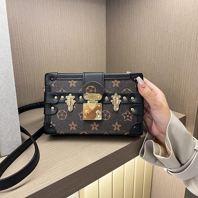 Retro printed square box bag for women trendy single-shoulder crossbody tofu bag 2025s light luxury and fashionable small square bag