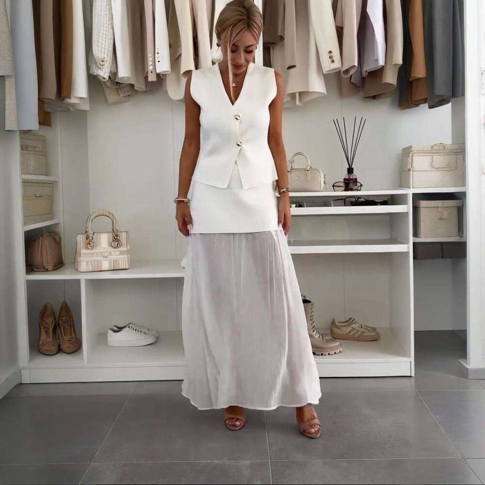 Spring New Women's Vest Button Sleeveless Solid Color Skirt Fashion Set B5