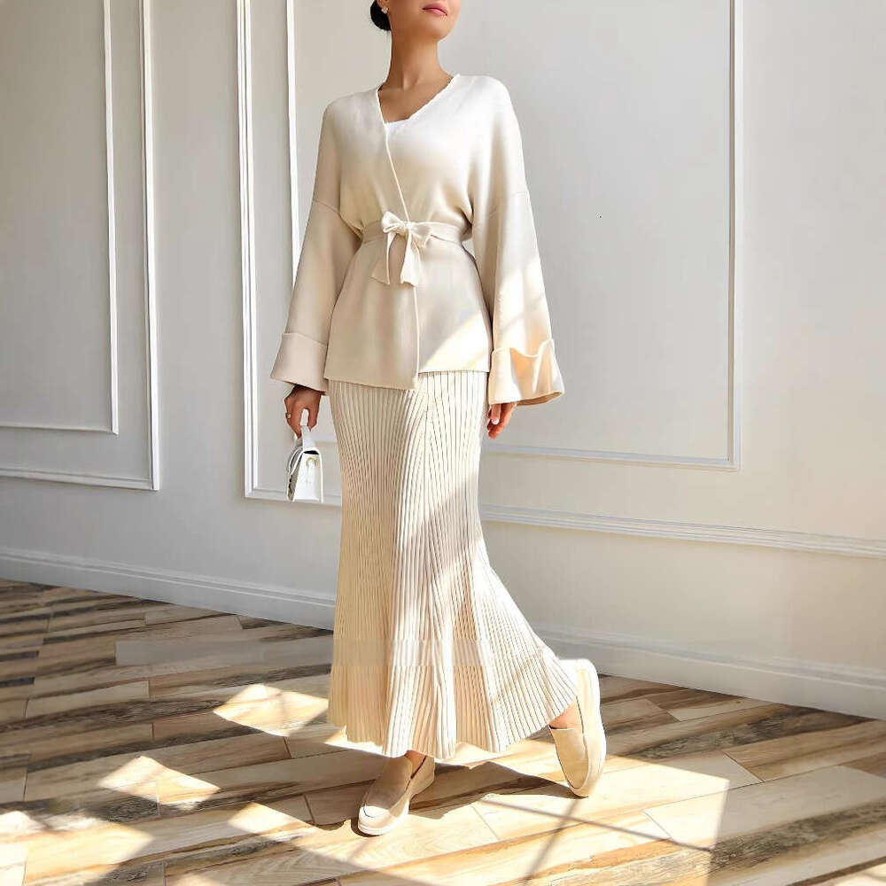 Autumn New Women's Knitted Sweater Tie Top Skirt Set B5