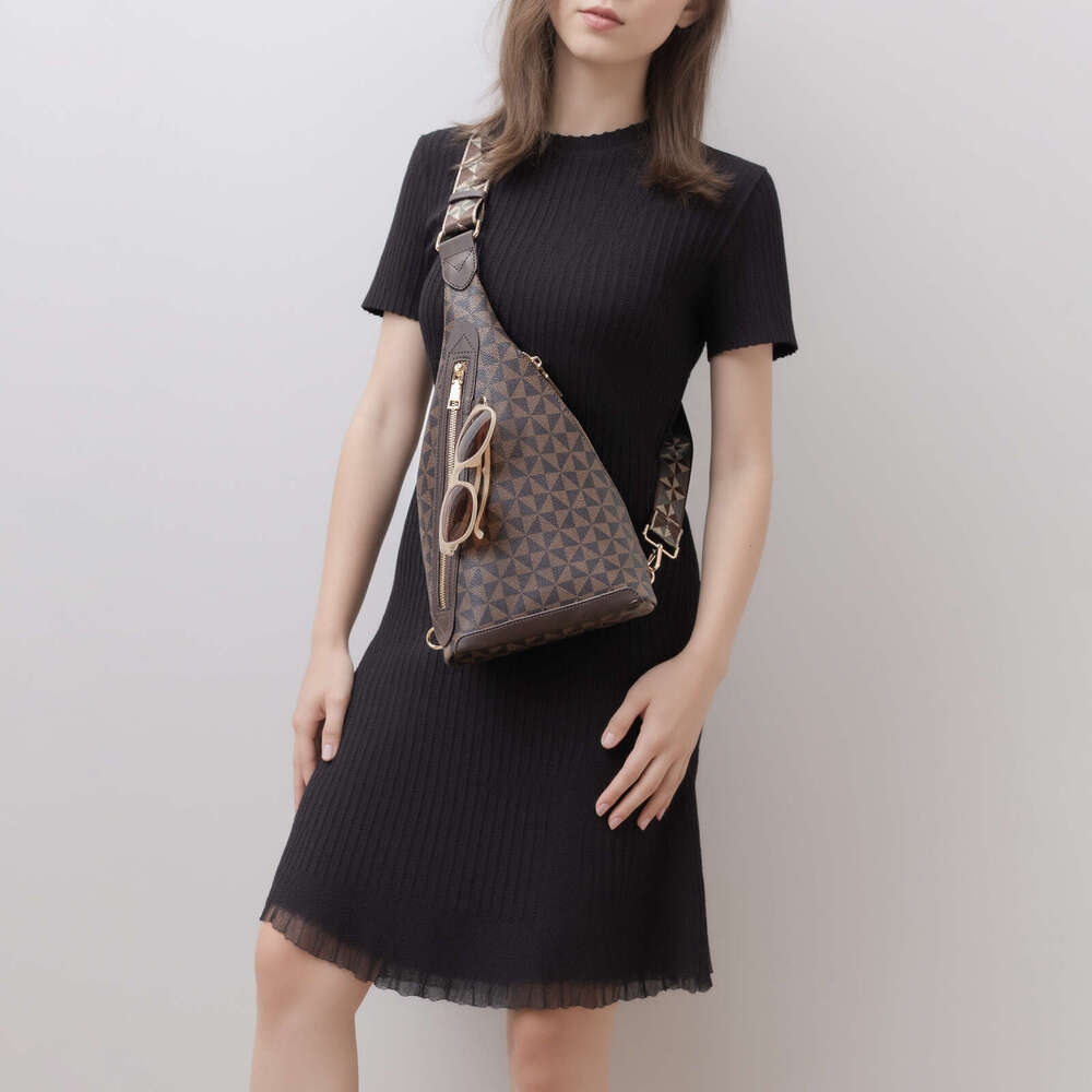 2025 New for Men and Women, Casual Crossbody Bag, Large Capacity Summer Outdoor Travel Chest Bag