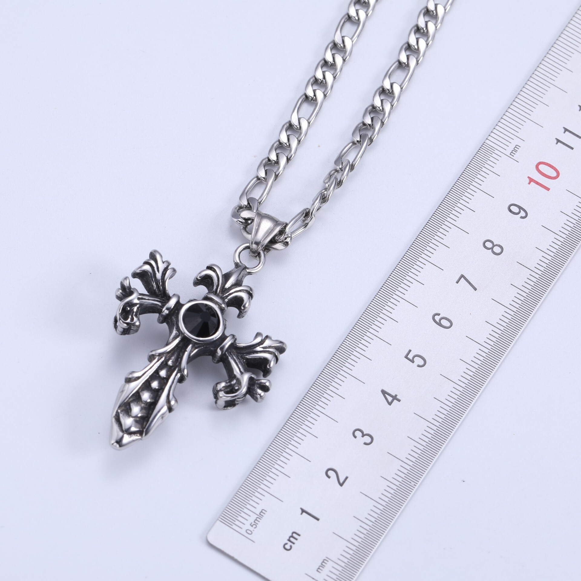 Luxury Jewelry Designer Jewelry YZ Non-fading Sweater Chain Stainless Steel Gemstone Black Heart Cross Pendant Retro Trendy Men's New Cast Titani