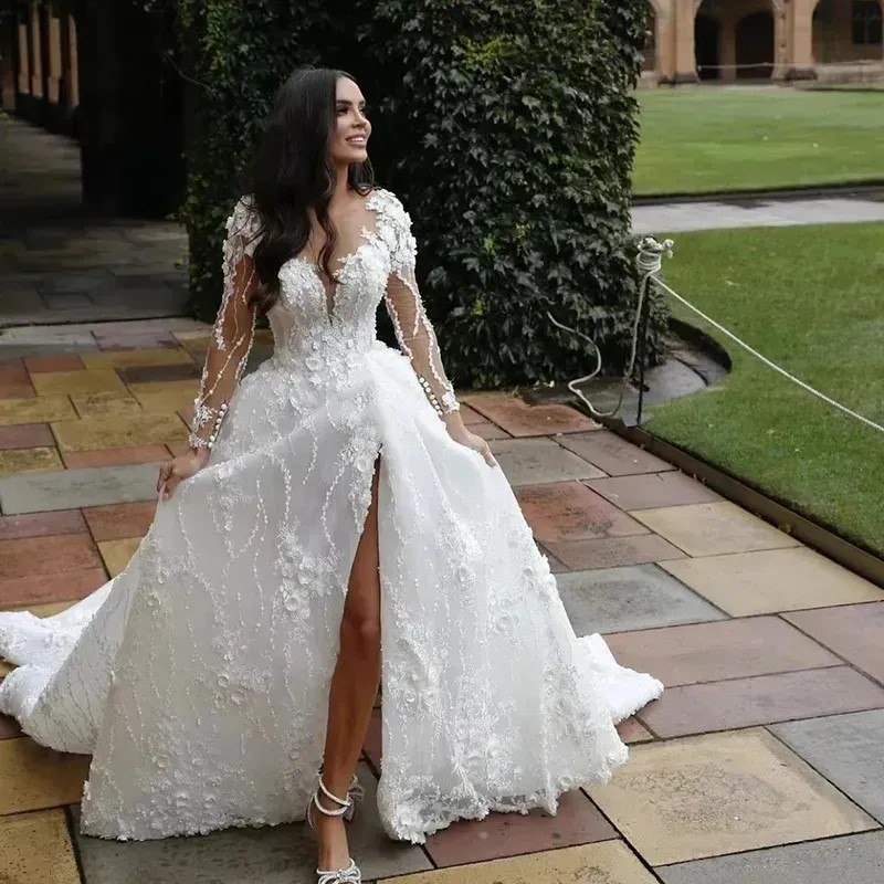 Long Sleeves Lace Wedding Dresses Scoop neck Tulle Applique Beaded Thigh-High Slits Bride Gown Muslim Wedding Gown Covered Back Vestido de Novia