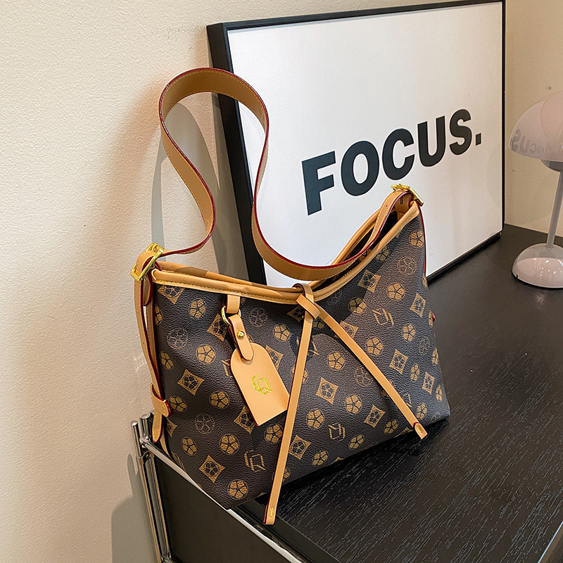 Designer Large Capacity Vintage for Women New Wandering Tote Fashion Printed Shoulder Versatile High-end Crossbody Light Luxury Women's Bag