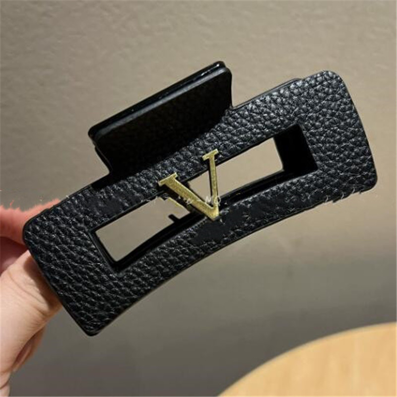 Hair Clips Barrettes Luxury Designer Leather Hair Clips For Ladies Girls Hair Claw Fashion Classic Letters Hairpins Hairclip