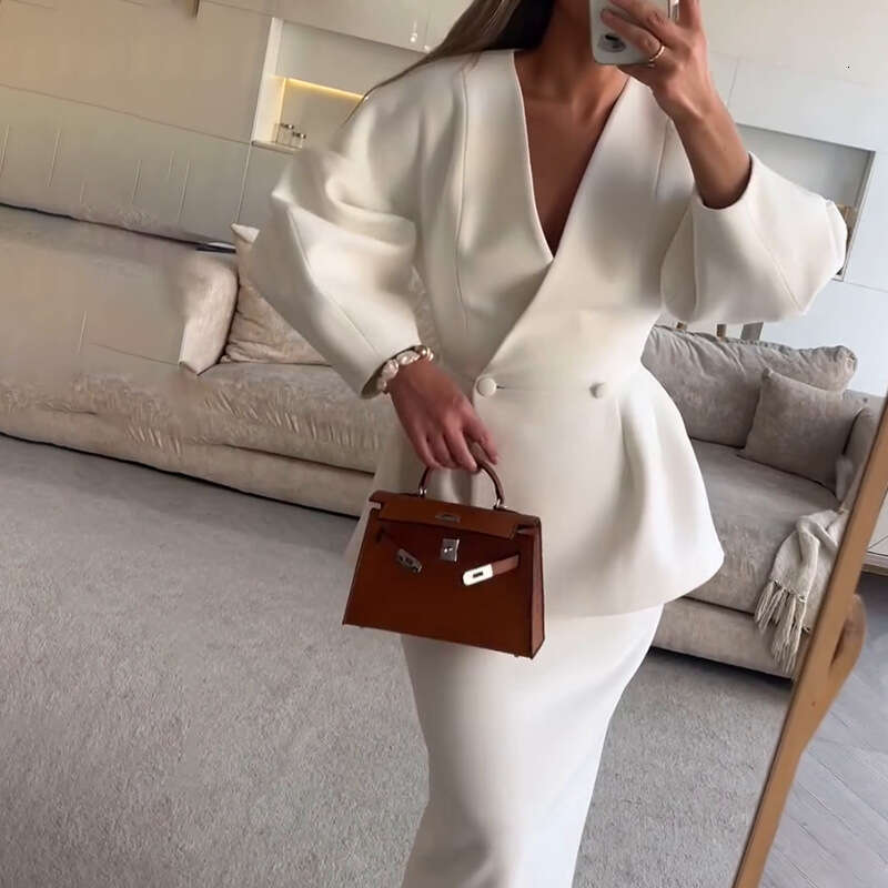 Autumn New Women's Fashion Solid Color Button Puff Sleeve Half Skirt Dress Set B5