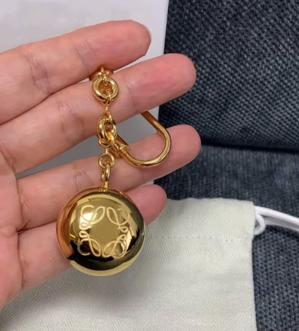 Loews French style Golden Ball Keychains Bag Charm Keychains Upscale Gold silver chain ball pendant Car key ring accessories designer Key chain - perfect gift for her