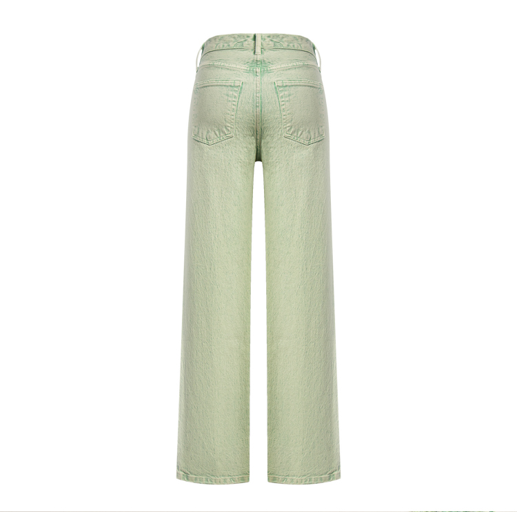 Chic Designer Colored Trousers Highlighting Your Leg Length