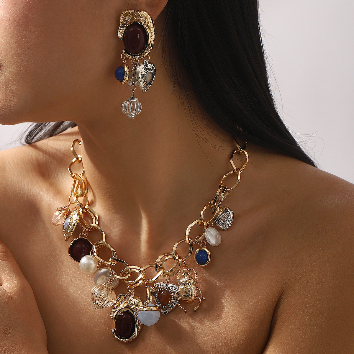 Chic & Timeless Art… - image