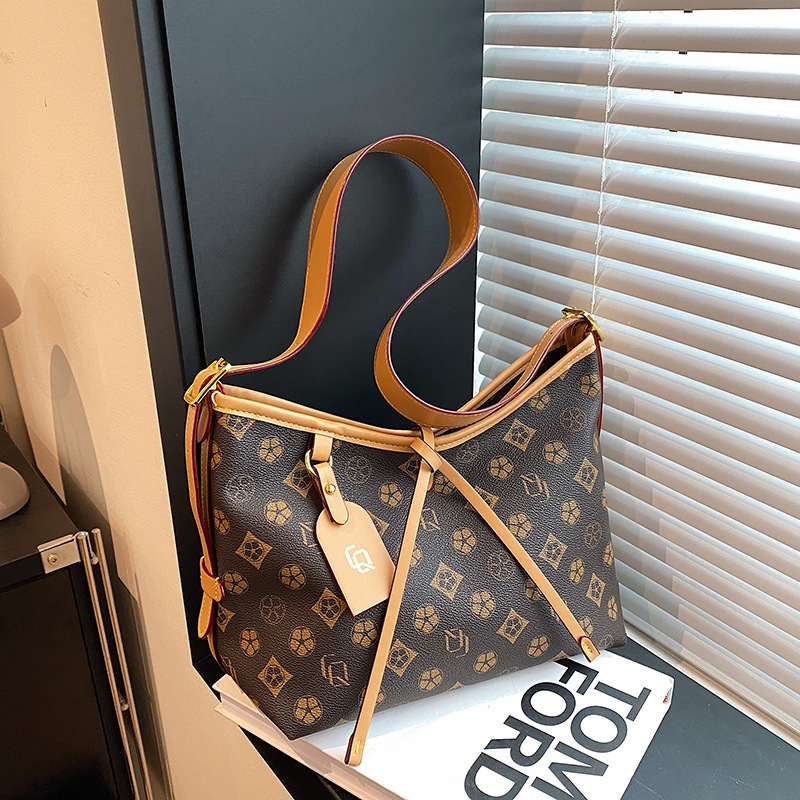 Designer Large Capacity Vintage for Women New Wandering Tote Fashion Printed Shoulder Versatile High-end Crossbody Light Luxury Women's Bag