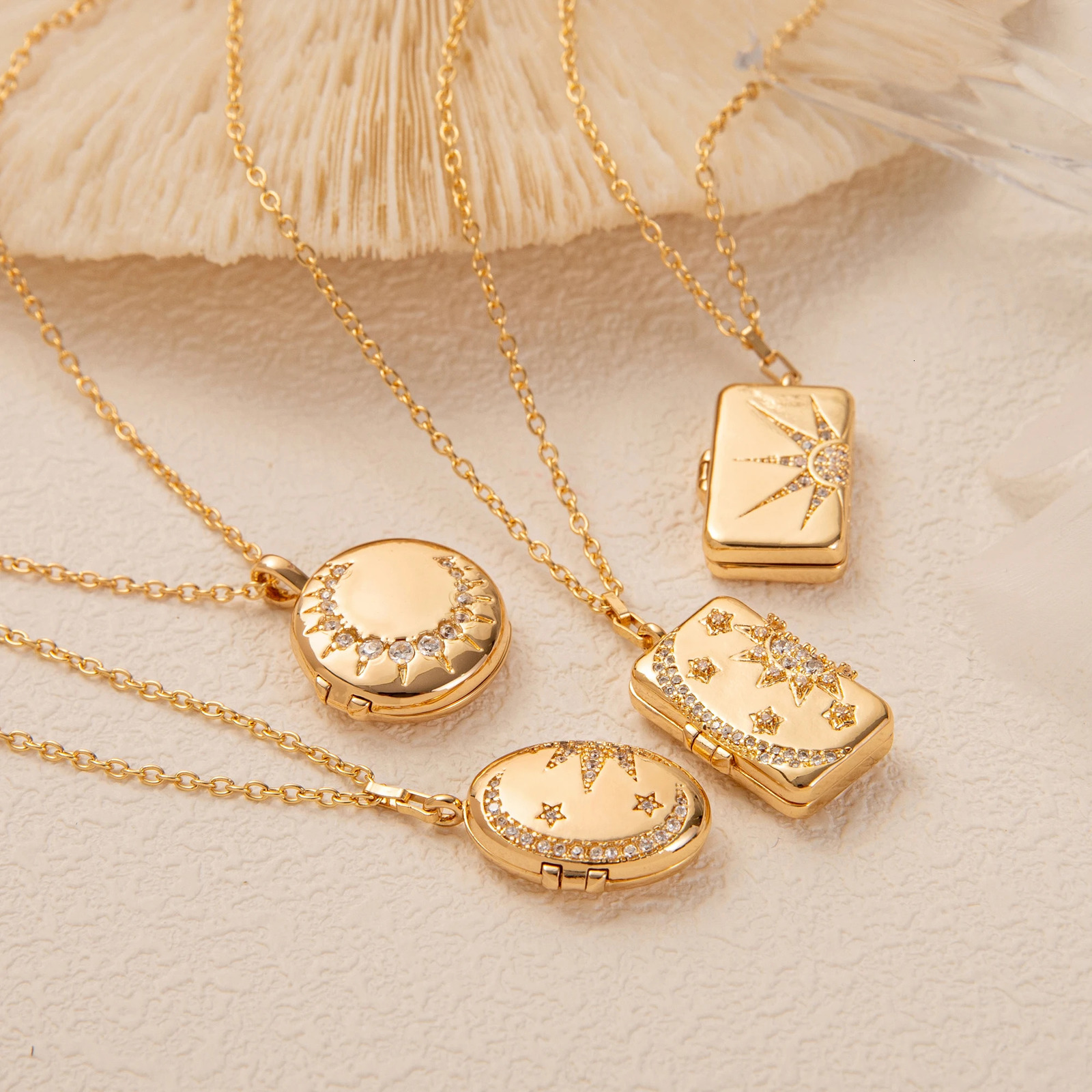 Sun Moon Shell Album Po Frame Necklace Retro Selling Product Opening Necklace Gold Plated Color Preserved 250711