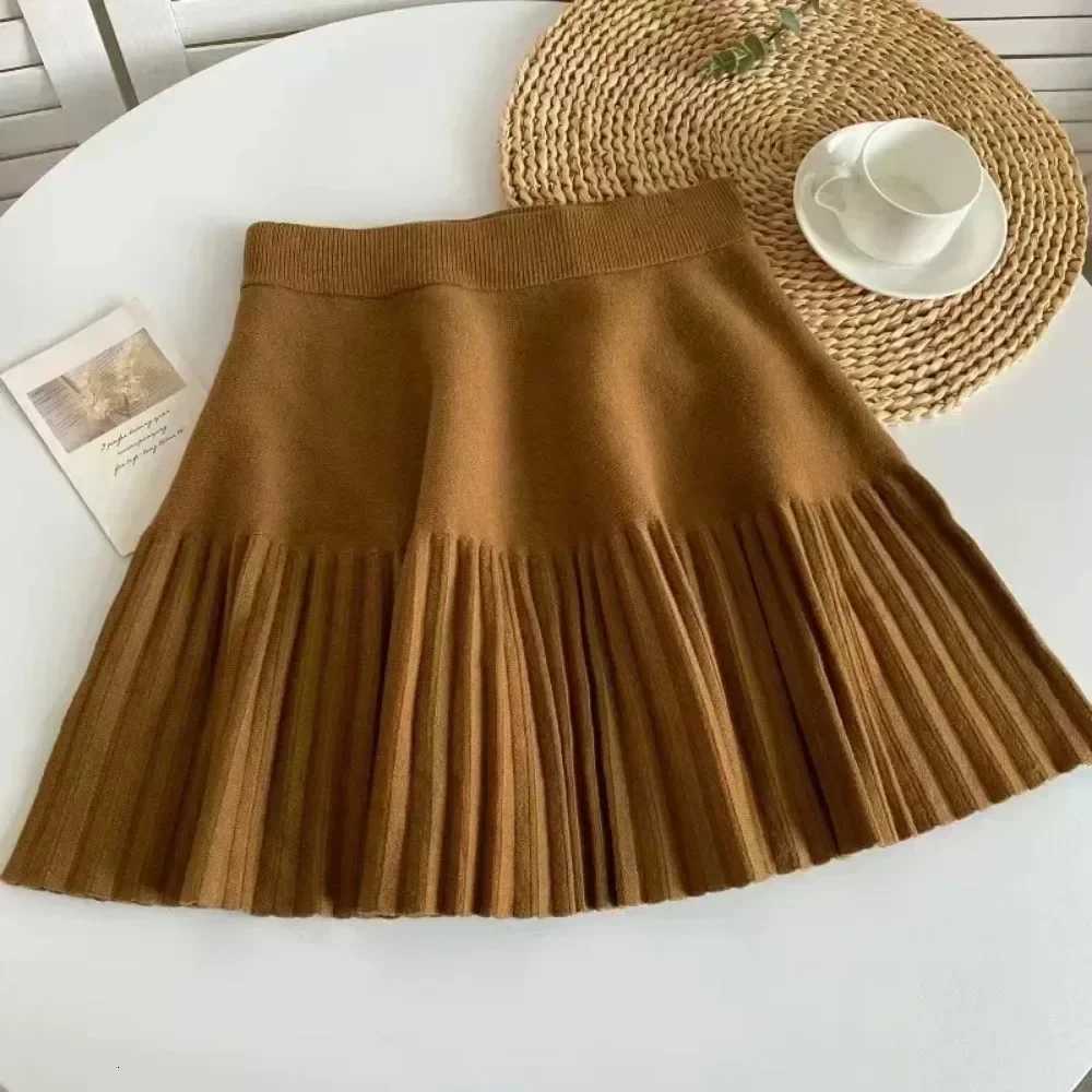 Spicy Girl Solid Color Versatile Knit Skirt Womens Early Autumn 2025 New Style High-Waisted Loose-Fit Slimming A- Line Mini Dre R250715