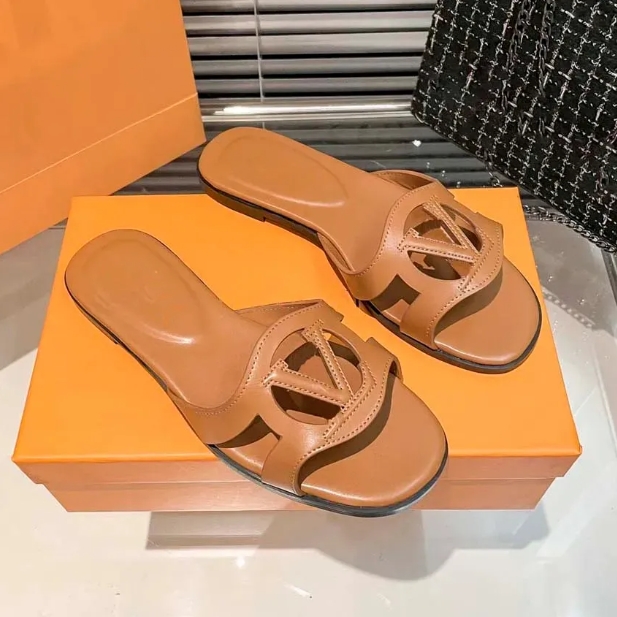 Designer Slippers Isola Flat Mule Womens Sandals Letters Hollow Designer Slides Outdoor Beach Slide Summer Texture Sheep Leather Slippers size 36-42