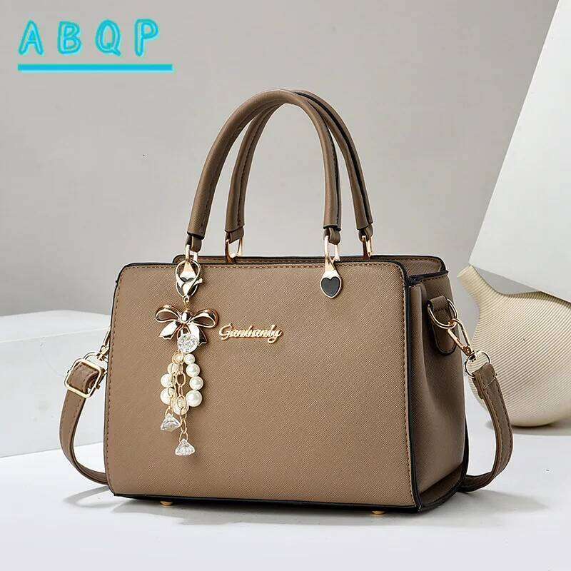 Elegant Stylish Women Handbag Minimalist Design With Multiple Pockets Lightweight Shoulder PU Material Daily Commuting Purse