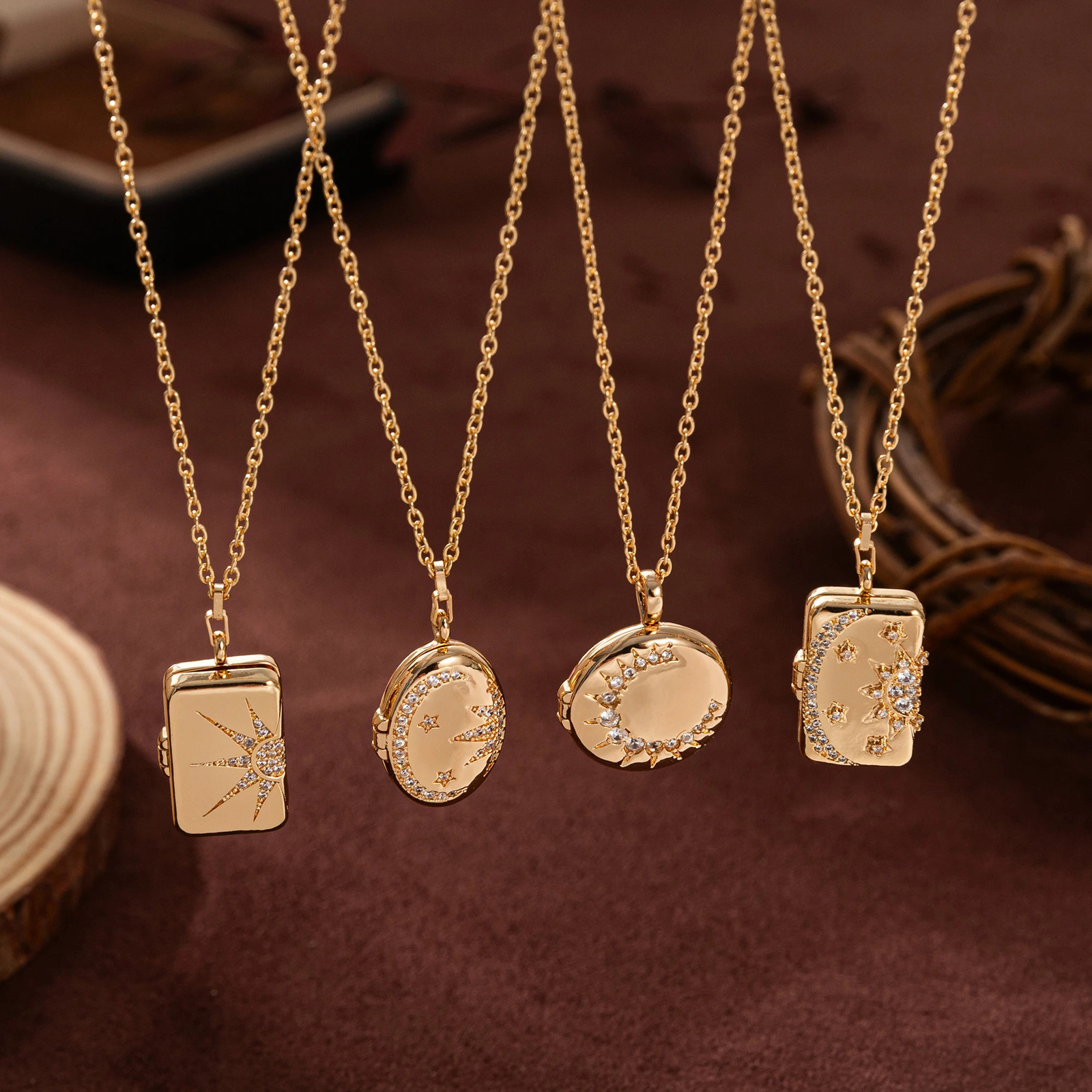Sun Moon Shell Album Po Frame Necklace Retro Selling Product Opening Necklace Gold Plated Color Preserved 250711