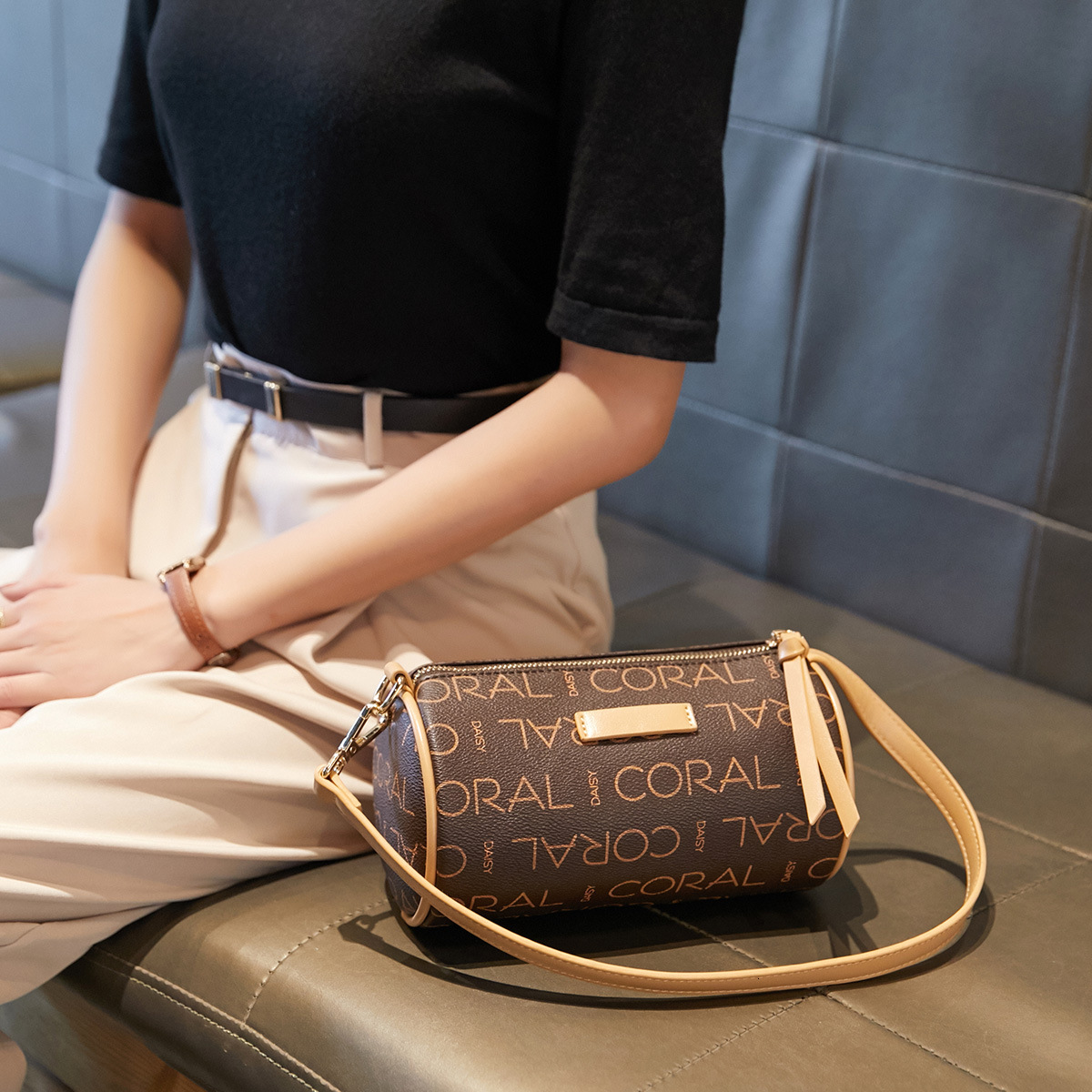 Designer Live Karlo Dasi Crossbody Monogram Shoulder Fashion Versatile INS Mini Internet Celebrity Small Light Luxury Women's Bag