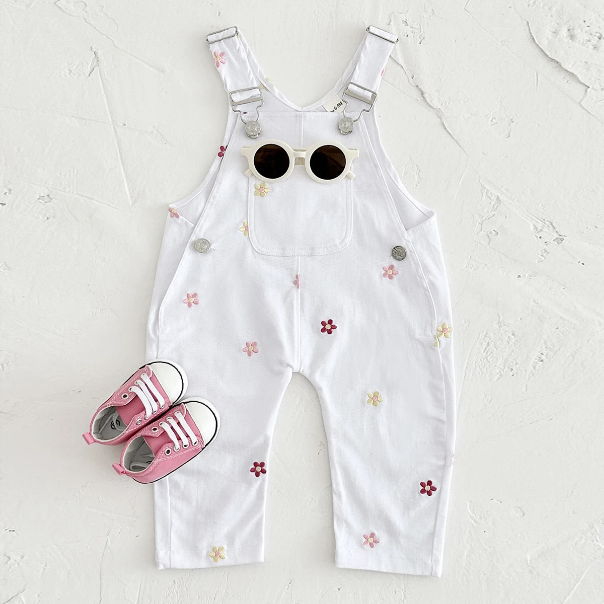 Autumn Baby Strap Pants Toddler Girls Loose Fit Pink Flower Embroidery Rompers Infant Girls Outwear Denim Trousers 250715