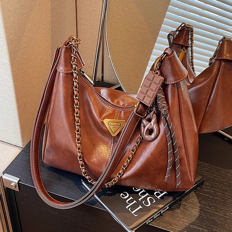 Designer bag shoulder bag luxury crossbody bag luxury women's wallet 2025 new designer zipper fashion chain armpit bag hand-held moon bag