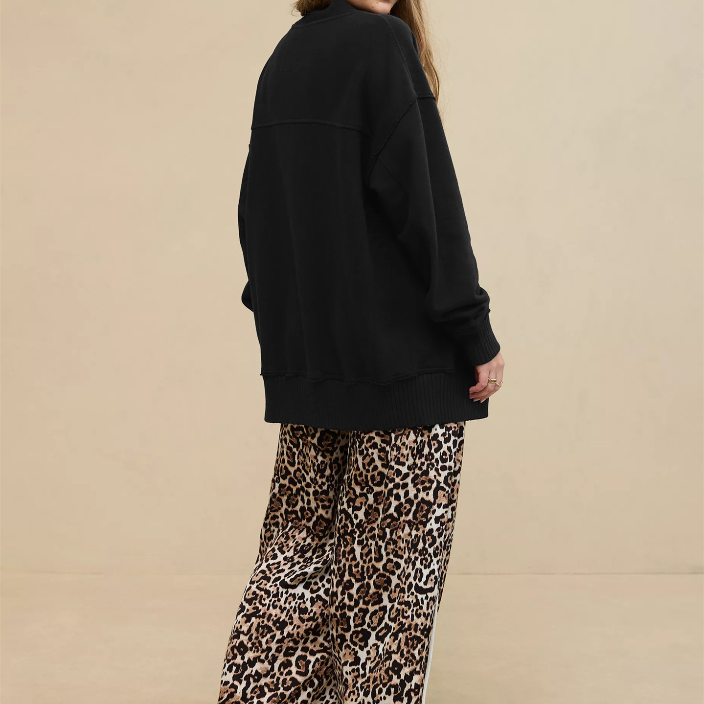 hot Free shipping designer coat for women Knitted cardigan button contrasting sweatshirt loose autumn and winter lazy jacket for women