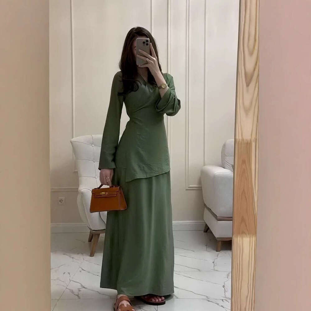 Spring New Women's Solid Color V-Neck Long Sleeve Skirt Fashion Set B5