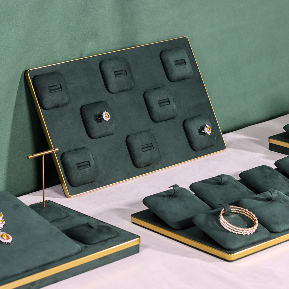Elegant Accessory Organizer - Premium Ring Holder with Luxurious Jewelry Display Features