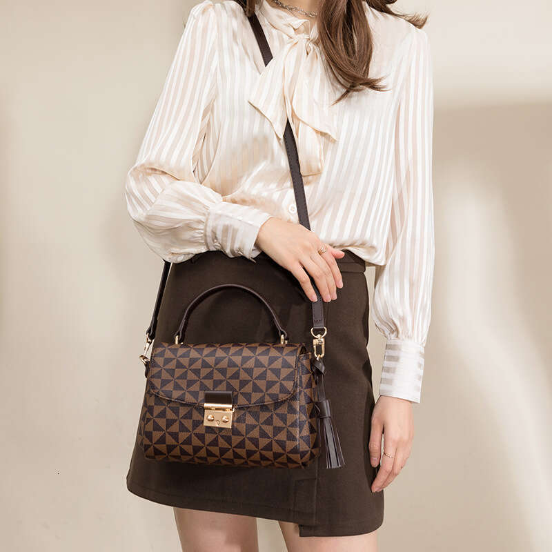 Lacel Urwebin Designer Bag Women's Fashion Handbag Lock Messenger Simple Versatile Single Shoulder Crossbody Small Square Bag