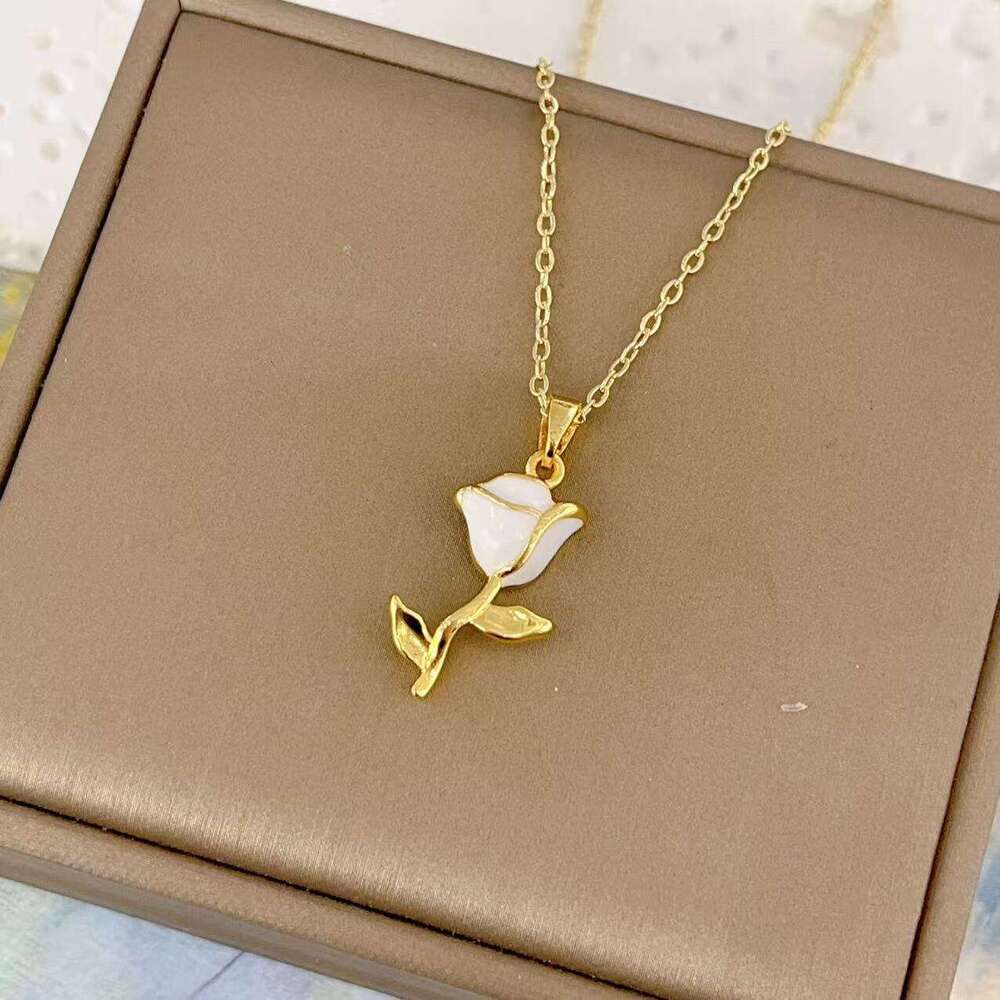 Summer Fresh Oil Drop Rose Design Pendant Light Necklace For Women Fashionable High-End Non-Fading Collarbone Chain 397