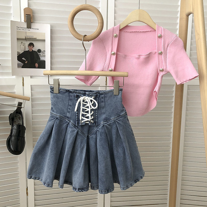 2025 New Hot Girl Stretch Denim Pleated Skirt Women Korean Version Cross Strap Short Fashion Versatile Half