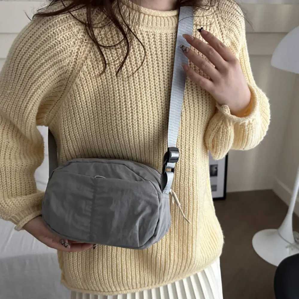 Quick-dry Nylon Square Bag Large Capacity Messenger Bag Sling Crossbody Bag Solid Color Zipper Versatile Waist Pack Sport