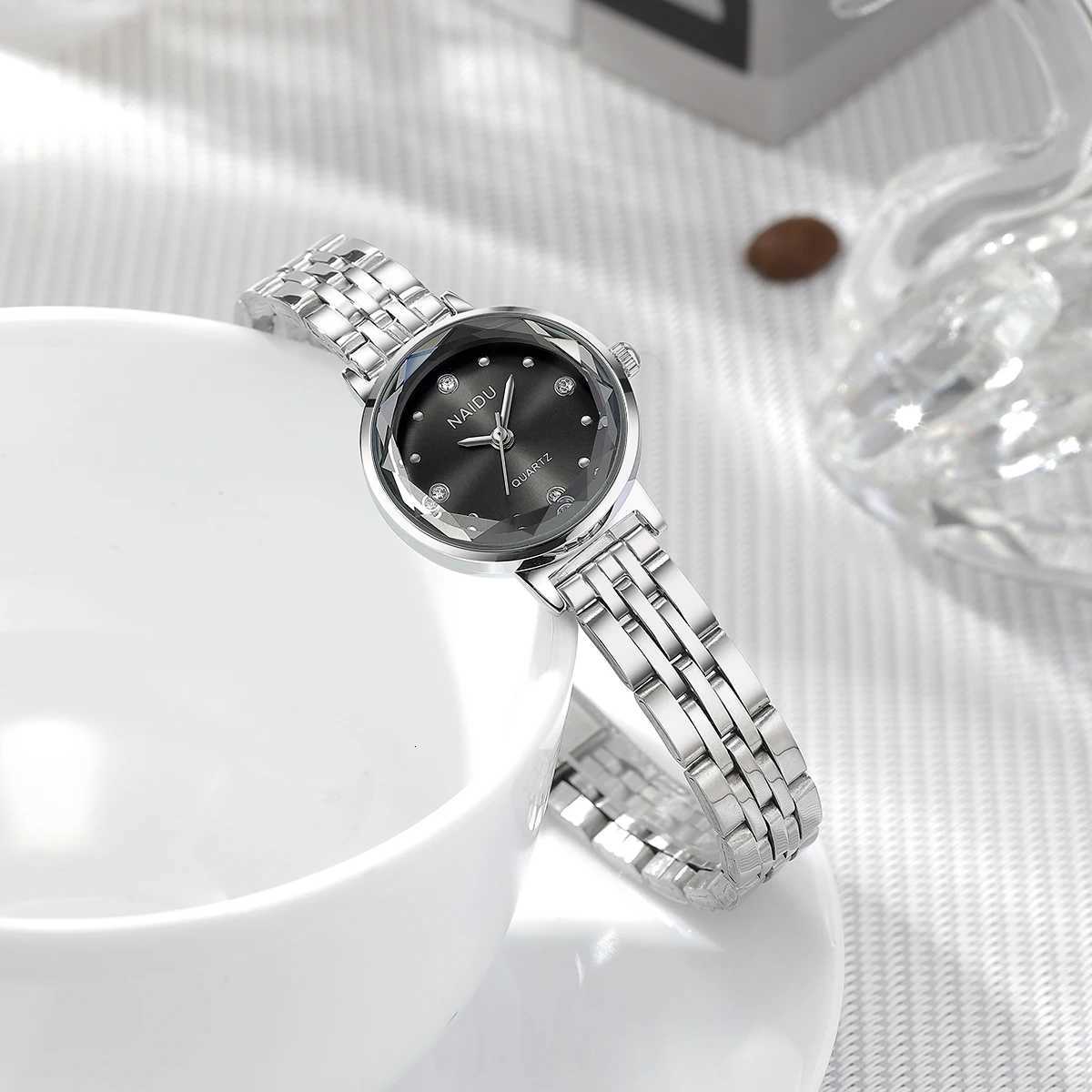 1 Piece of Wens Casual Simple and Fashionable Waterproof Suitable for Daily Wear and Party Outings Y250715