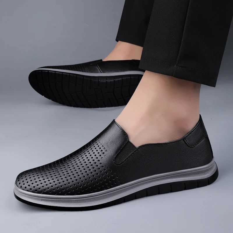 Luxury Men Casual Slip-on Breathable Punching Split Leather Shoes Men Classic British Style Loafers Shoes Outdoor Driving Shoes W250716