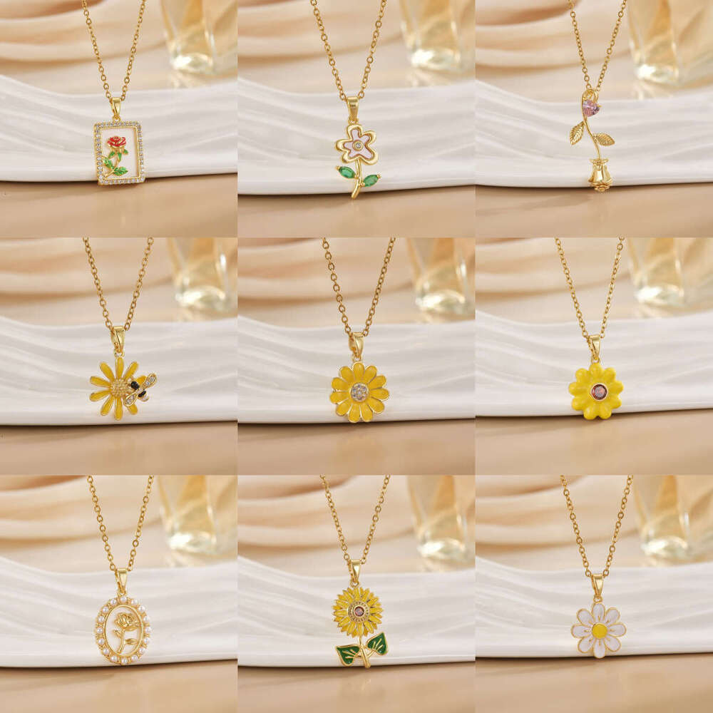 Summer Fresh Colorful Flower Pendant Necklace For Women, Light High-End Feel, Versatile Titanium Steel Non-Fading Jewelry 88D