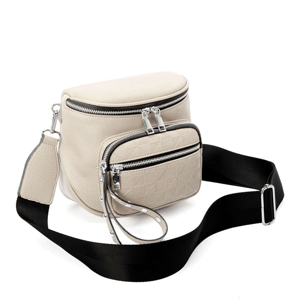 Single Shoulder New 2024 Fashion Trend PU Embossed Small Simple Personality Crossbody Saddle Women's Bag