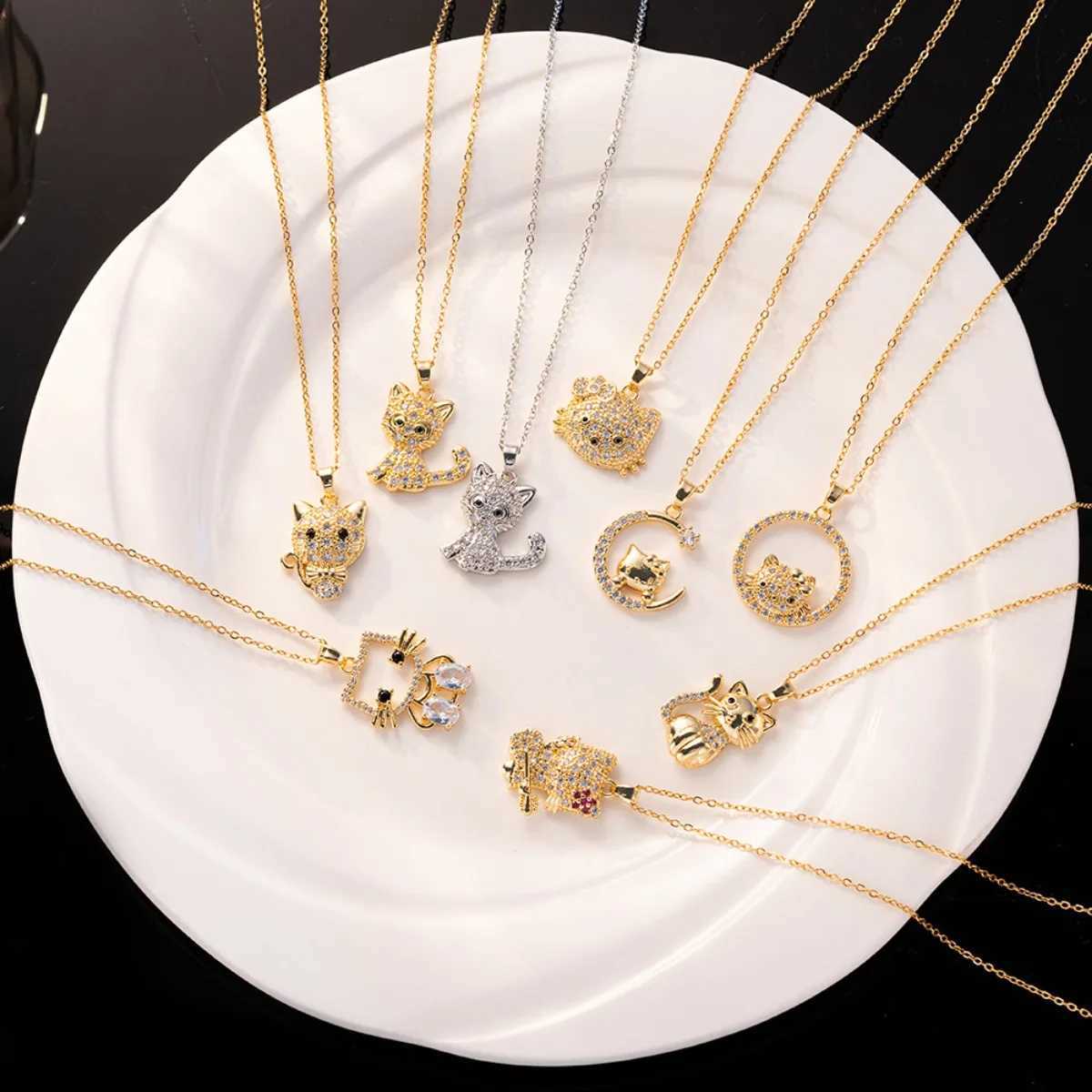 Sanrio Gold Color Fashion Cute Sanrio Hello Kitty Zircon Pendant Necklaces for Women Girls Lovely Cartoon Cat Kitty Jewelry Accessories w250716