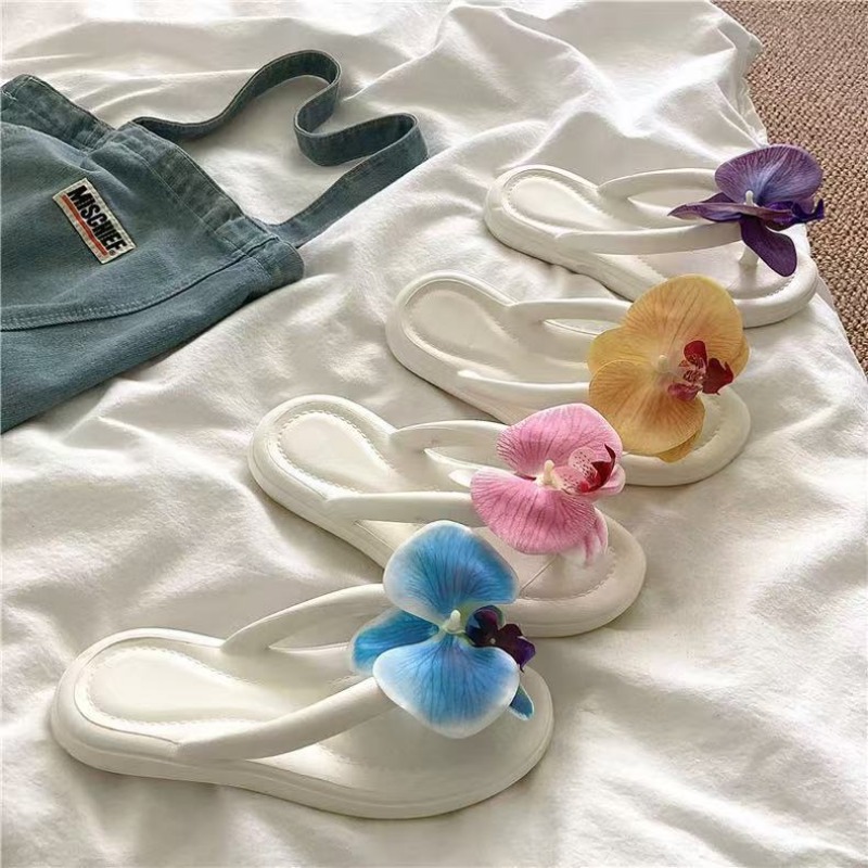 Fashionable Indoor/Outdoor Sandal Style Slippers Made from Lightweight Material