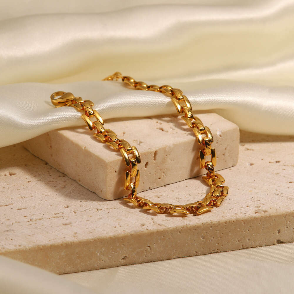 INS New Style Light High-Value Stainless Steel for Women, Niche Style, Exquisite, Versatile Bracelet to Try