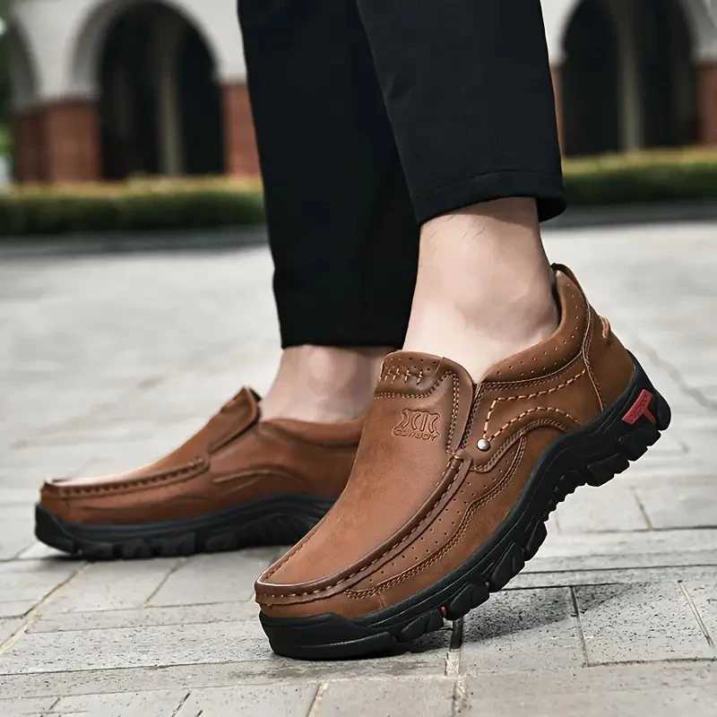 Handmade Leather Men Shoes Casual Outdoor Slip On Loafers Men Leather Shoes Flats Moccasins Walking Shoes Non-Slip Dropshipping W250716
