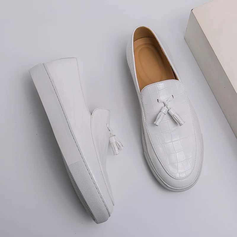 Britain Fashion Men Slip On Flats Odile Pattern Patent Leather Shoes Casual Loafers Formal Dress Footwear Mens Shoes Y250715