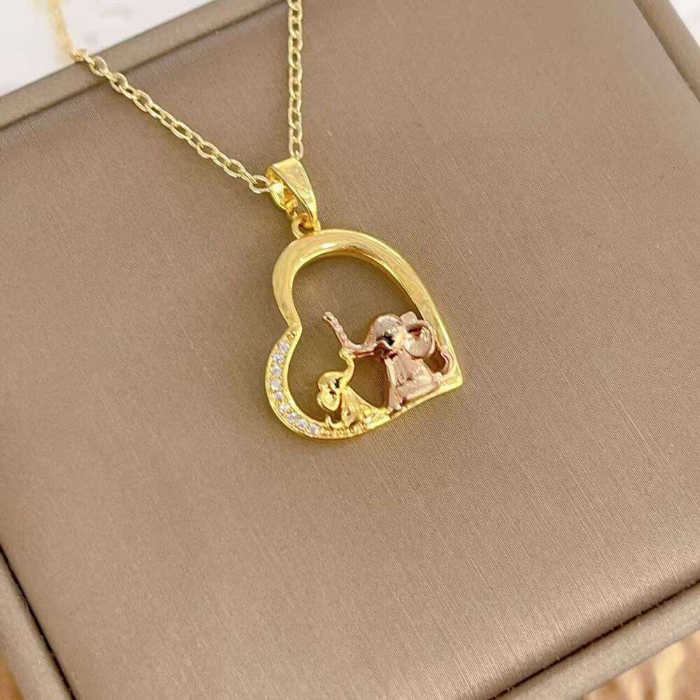 Mother's Day Heart Elephant Pendant Necklace Fashion Versatile High-End Clavicle Chain 23D