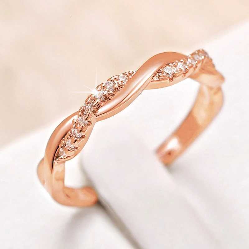 Huitan Fancy Womens Finger Ring Twist Band with Sparkling Cubic Zirconia Hot Wedding Engagement Rings Fashion Versatile Jewelry S250716