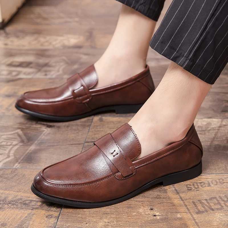Slip on New Mens Loafers Comfortable Daily Gentleman Style Work and Office Flat Bottomed Leather Shoes Brown Lightweight W250716
