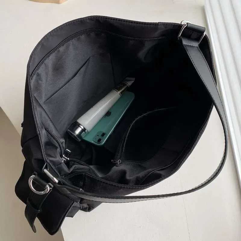 Texture Nylon Cloth Bag Women 2025 New Trendy Large Capacity Waterproof Shoulder Bag Casual All-matching Shoulder Tote Bag