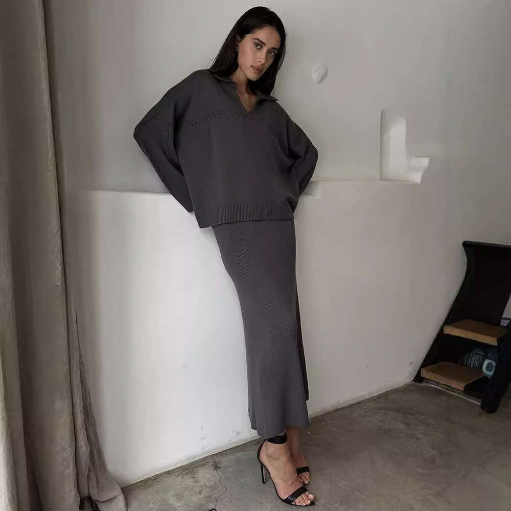 Winter New Fashion Simple Style V-Neck Knitted Sweater Skirt Set B5