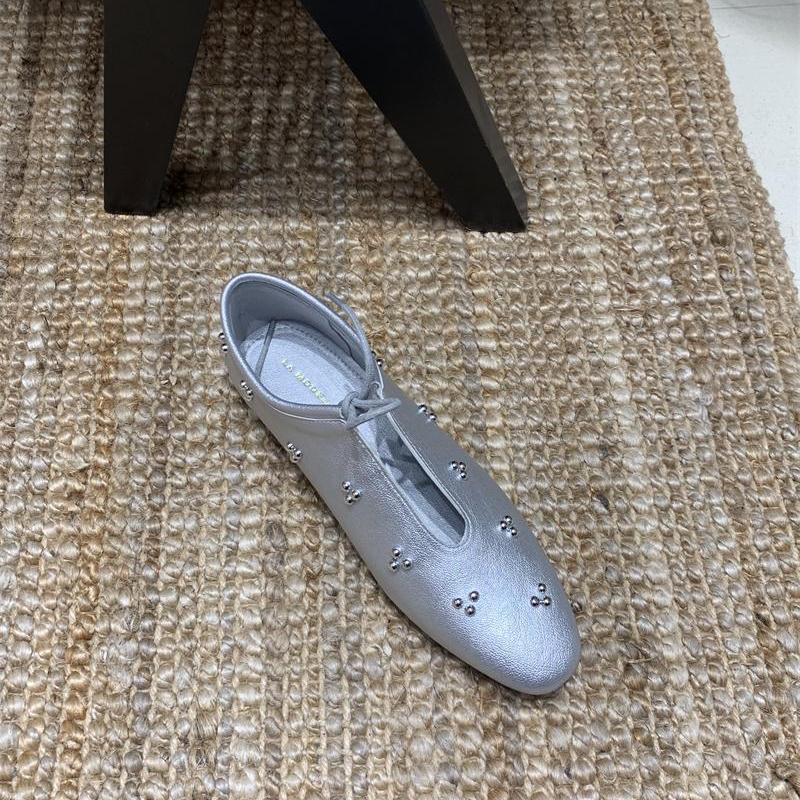 Round Toe Rivet Lace-up V-mouth Flat for Women 2025 Spring New Black Versatile Loafers Mary Jane Shoes ddmysaturn