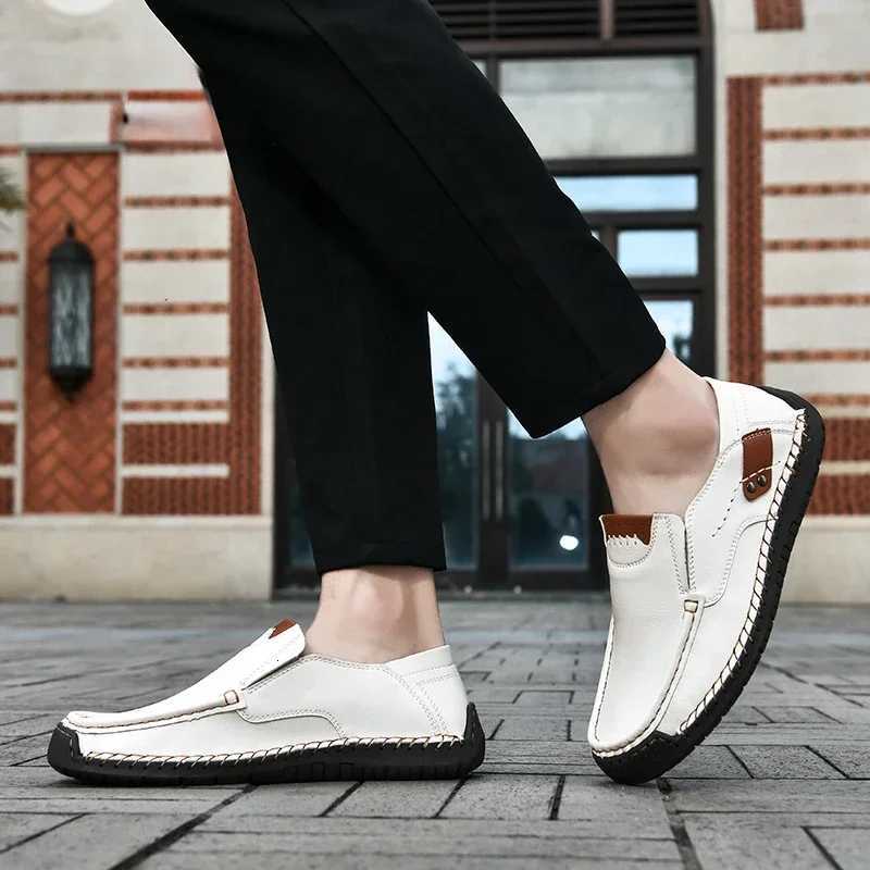 New Soft Men Loafers Slip On Leather Casual Shoes For Men Moccasins Plus Size 38-48 Flats Sneakers Men Handmade Design Man Shoes W250716