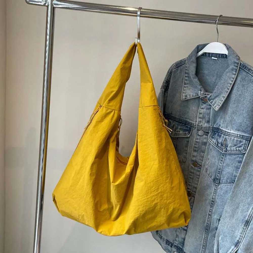 Casual Nylon Shoulder Bag Multi-Pocket Double Zipper Design Versatile Commuting Handbag Soft Large Capacity Tote Bag